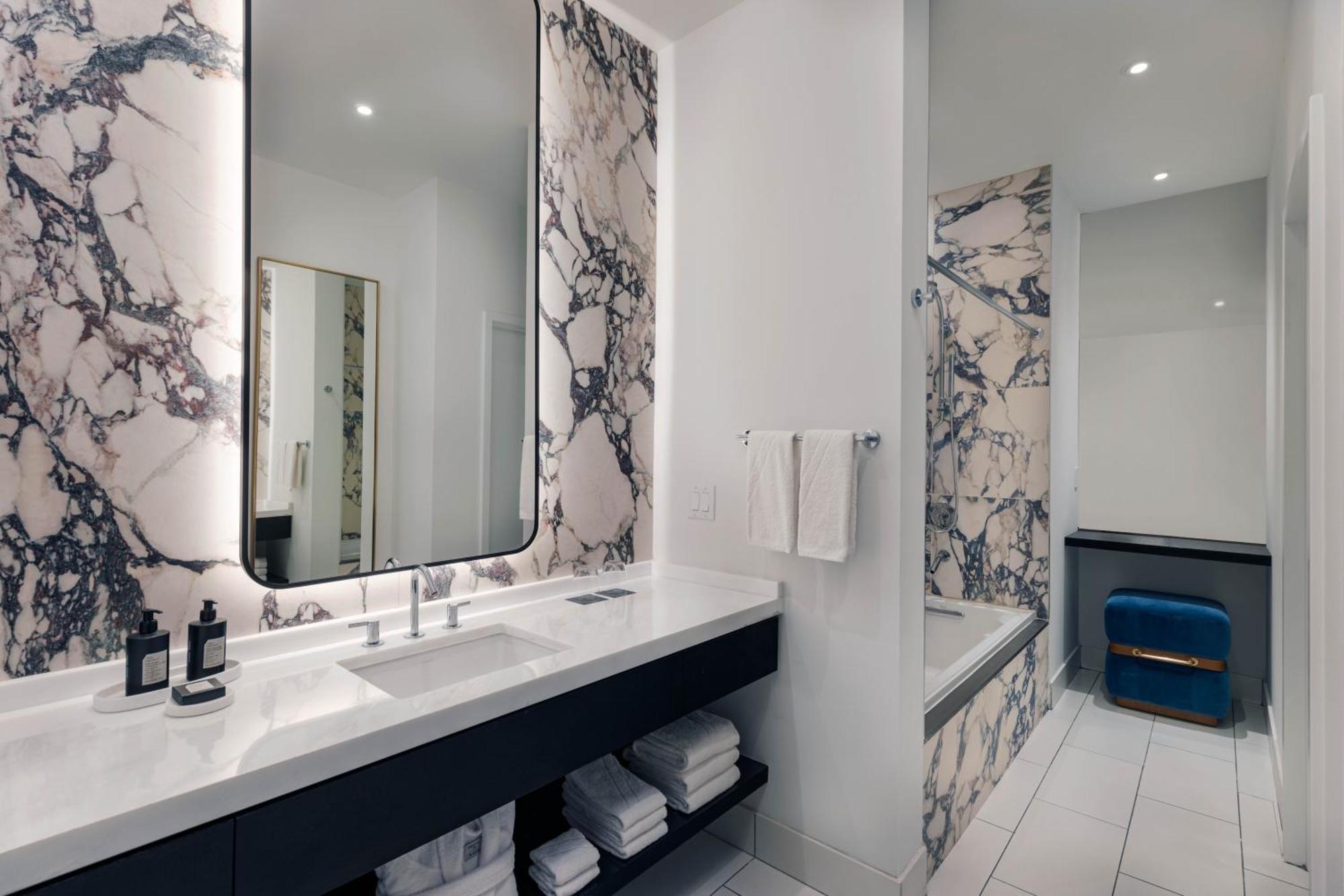 W Hotel 4*